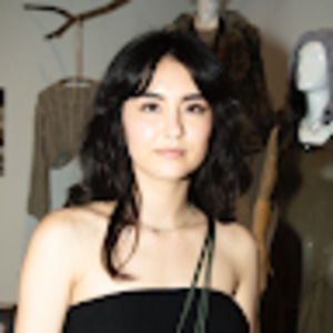 Meet your Posher, Emi